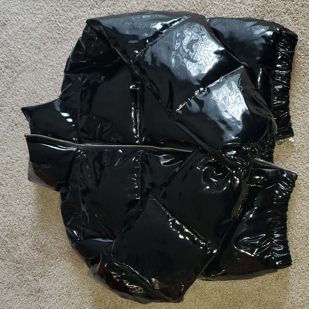 Black cropped vinyl puffer jacket